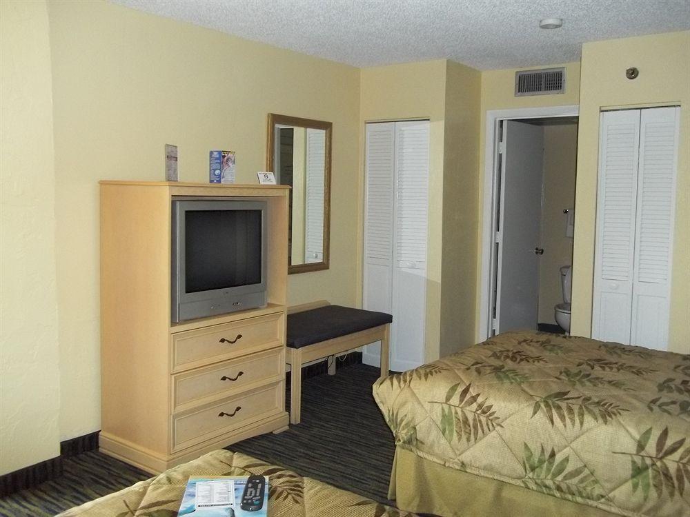 Holiday Inn Express & Suites Oceanfront Daytona Beach Shores By Ihg Esterno foto