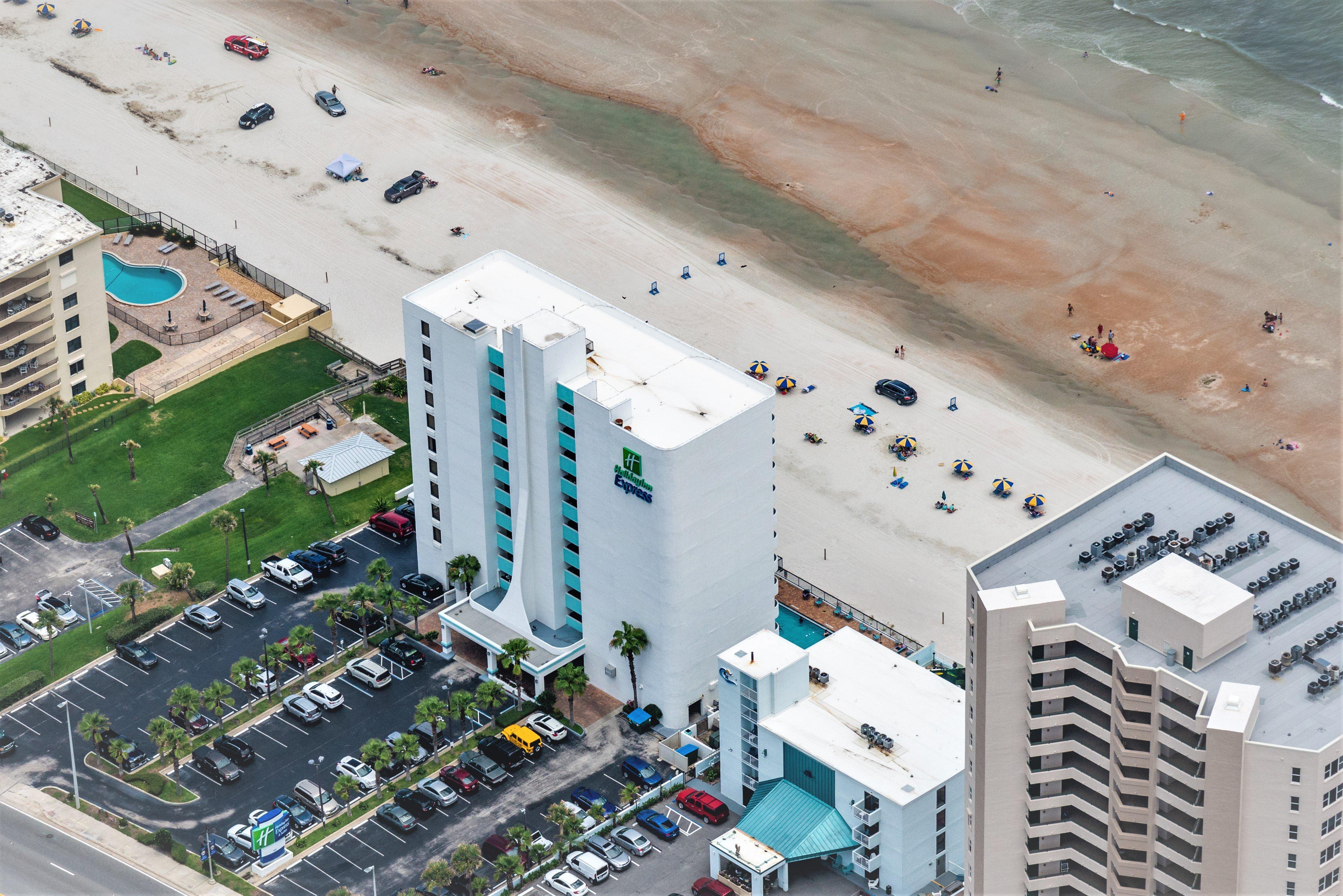 Holiday Inn Express & Suites Oceanfront Daytona Beach Shores By Ihg Esterno foto