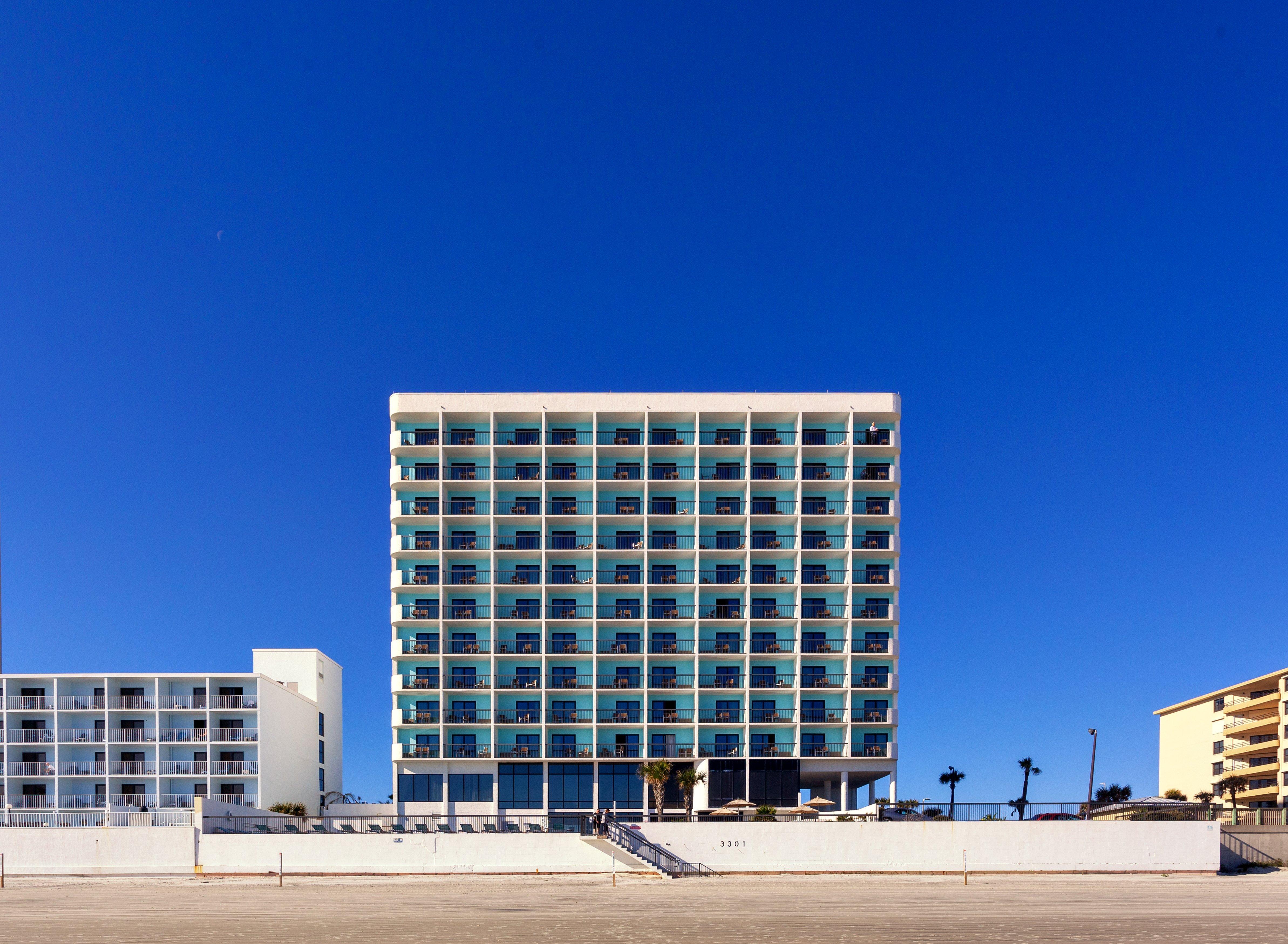 Holiday Inn Express & Suites Oceanfront Daytona Beach Shores By Ihg Esterno foto