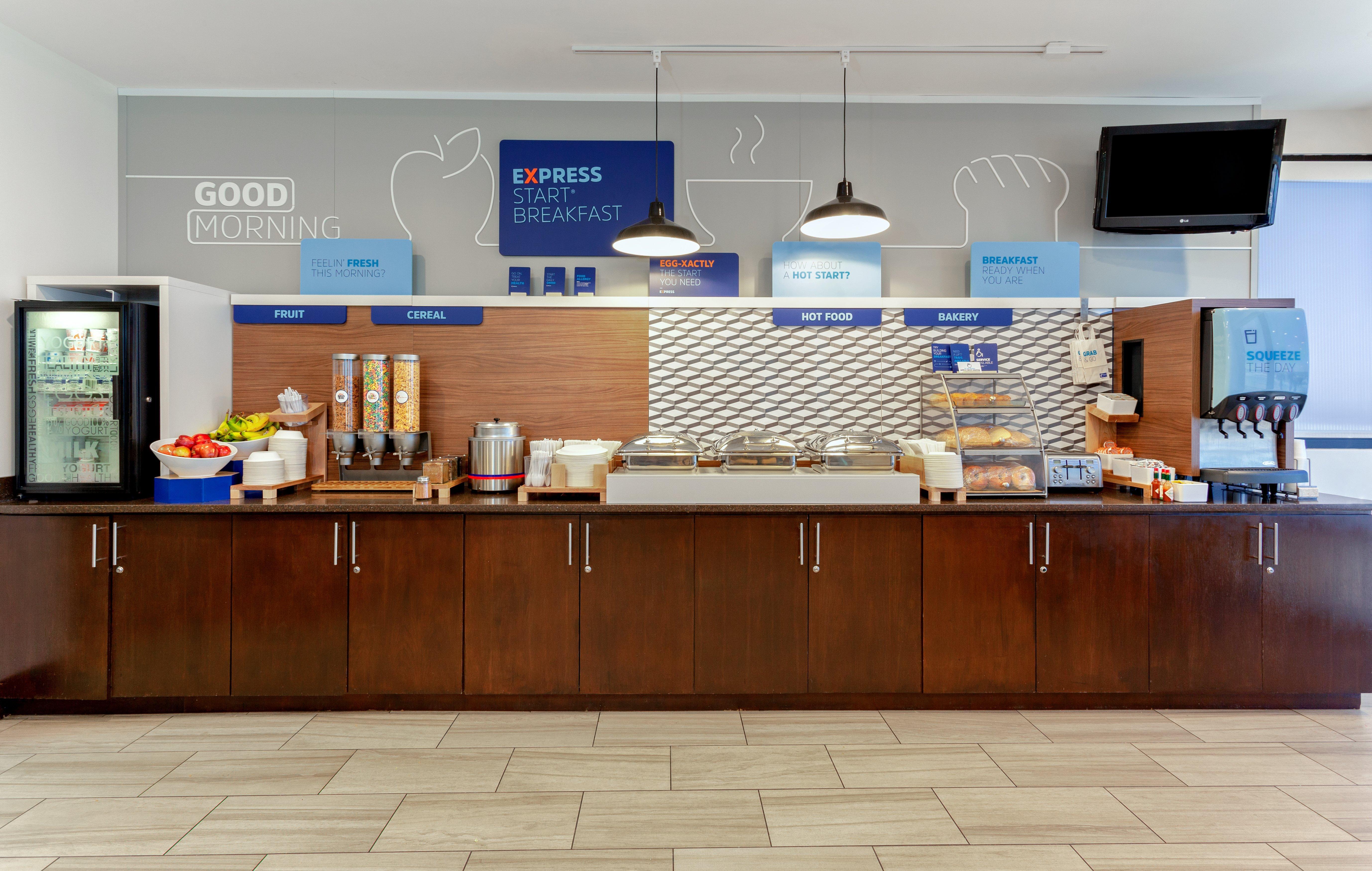 Holiday Inn Express & Suites Oceanfront Daytona Beach Shores By Ihg Esterno foto