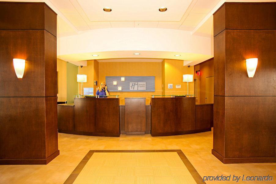 Holiday Inn Express & Suites Oceanfront Daytona Beach Shores By Ihg Interno foto
