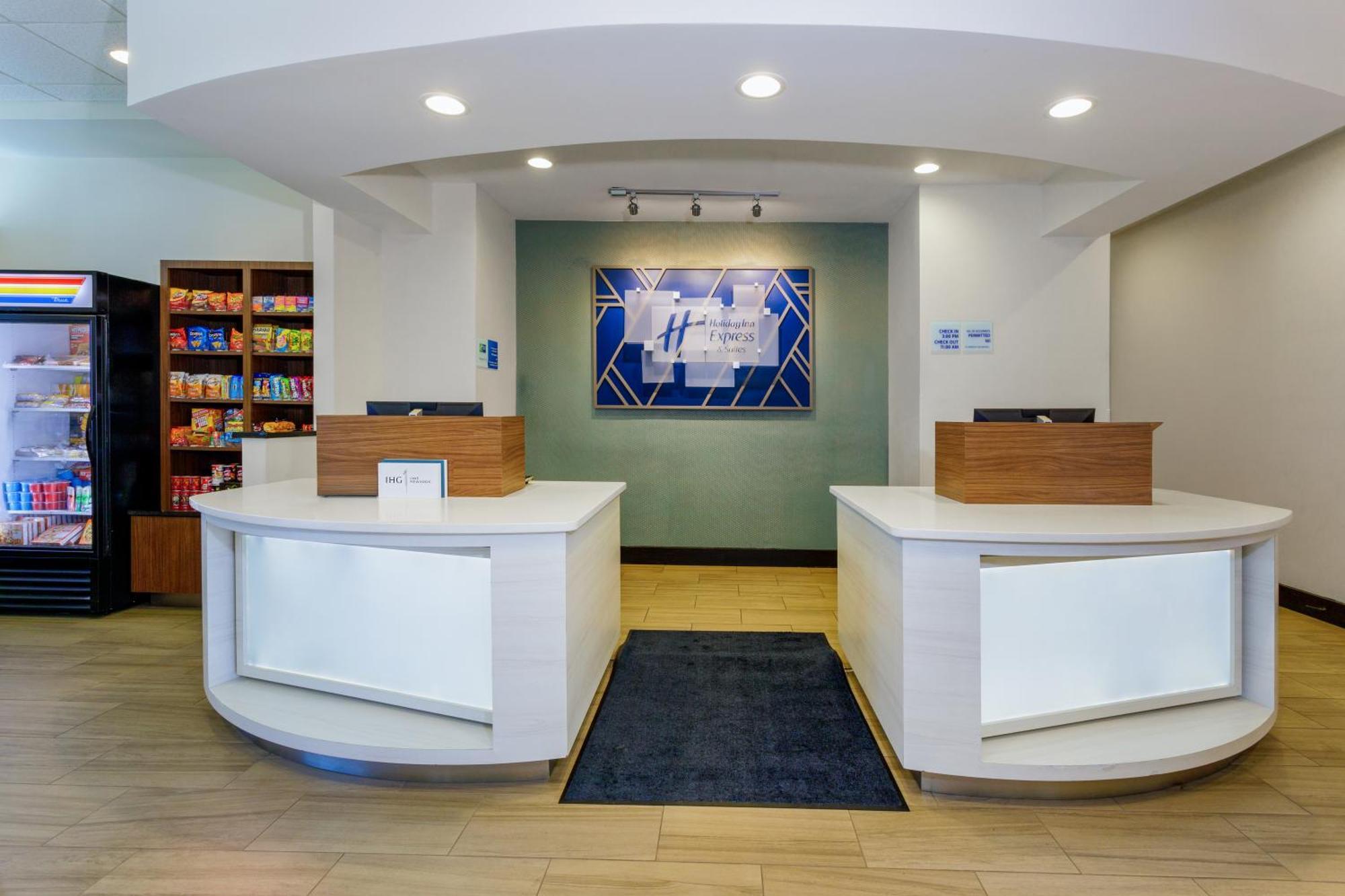 Holiday Inn Express & Suites Oceanfront Daytona Beach Shores By Ihg Esterno foto