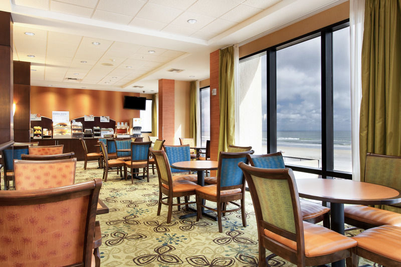 Holiday Inn Express & Suites Oceanfront Daytona Beach Shores By Ihg Esterno foto